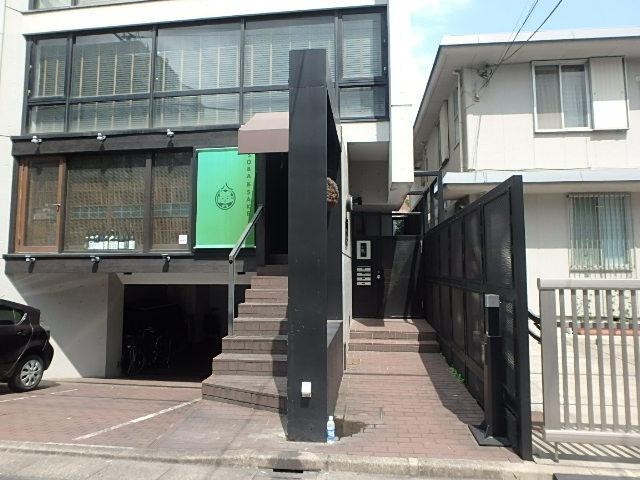 ＥＢＩＳＵ　ＴＡＥＭＳ　ＣＯＵＲＴエントランス①