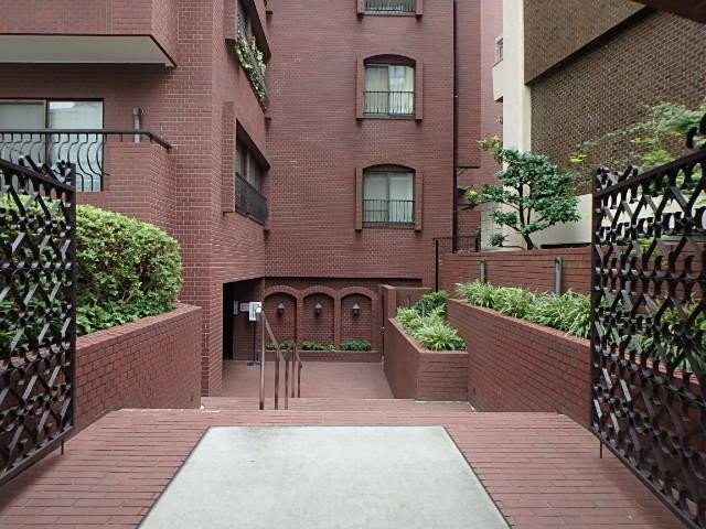 マンション広尾台エントランス②