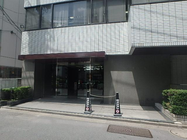 二宮ビルエントランス①