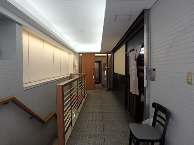 ホール①
