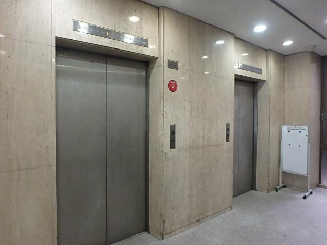 ホール①
