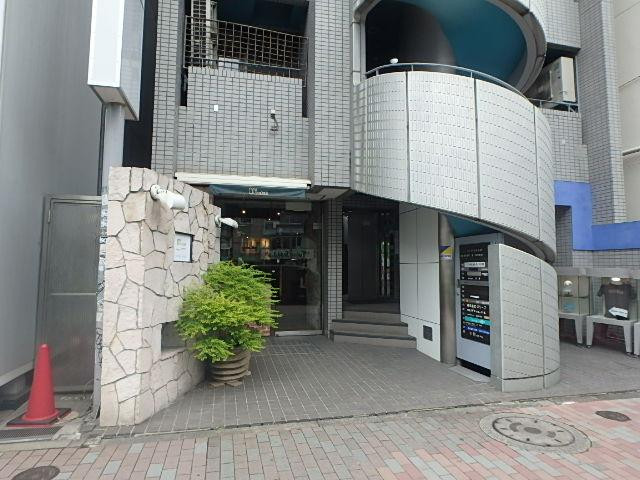 セントラル渋谷２４６ビルエントランス①