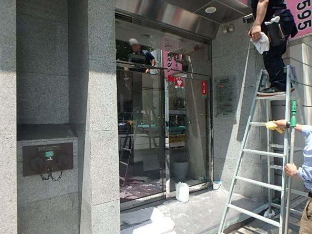 渋谷百瀬ビルエントランス②