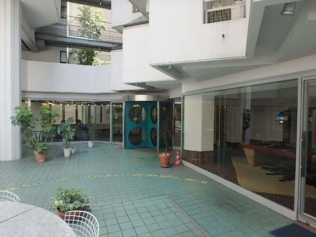 ビラ・モデルナエントランス①