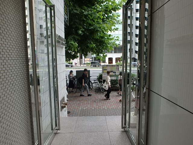 ホール②