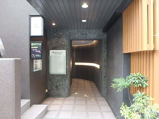 青山ルカビルエントランス②
