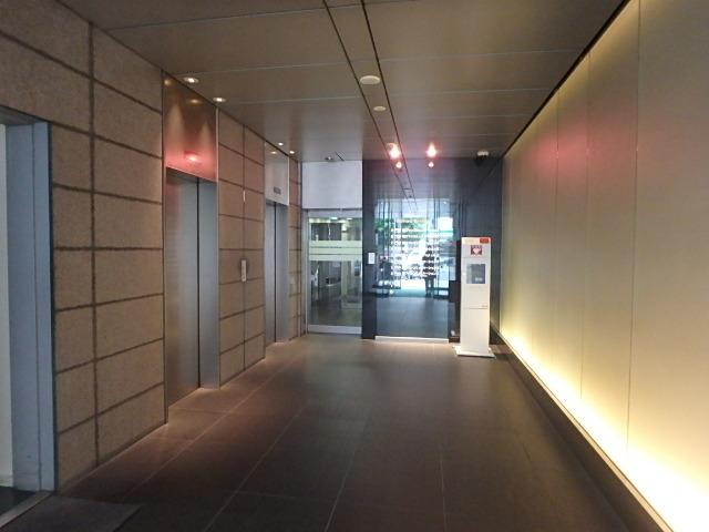 ホール①