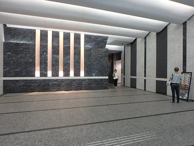 ホール①
