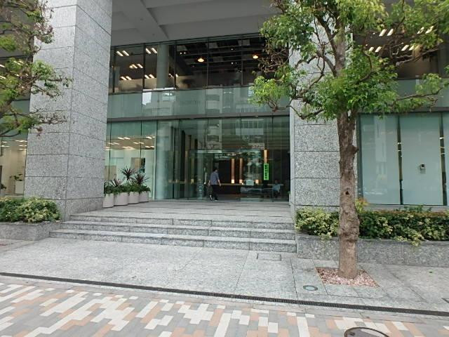 エントランス①