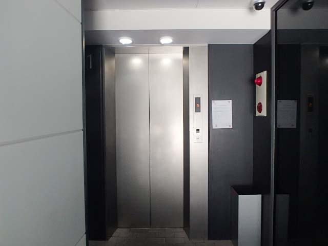 青山江崎ビルホール②
