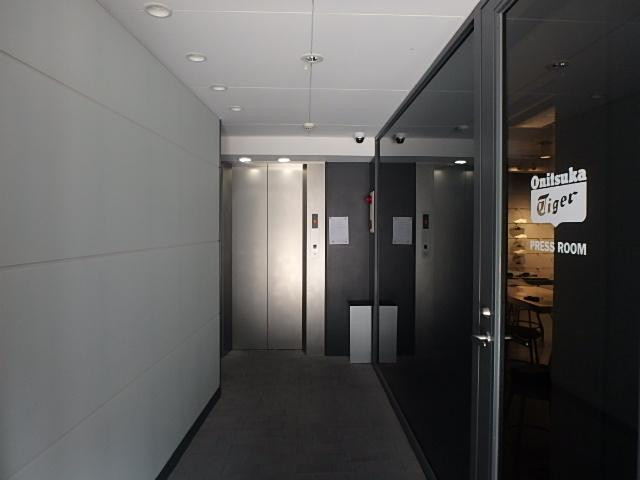 青山江崎ビルホール①