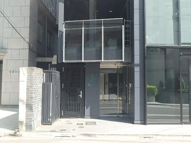 青山江崎ビルエントランス①