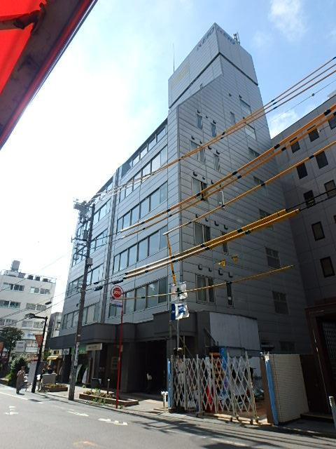 京王初台駅ビル外観③