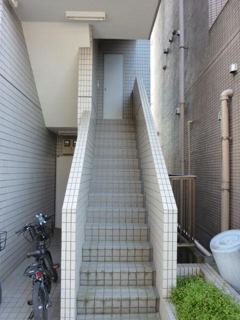 サエグサビル代々木公園エントランス①
