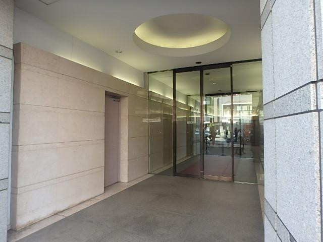 原宿ソフィアビルエントランス②