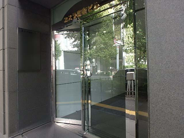 エスラ原宿ビルエントランス②