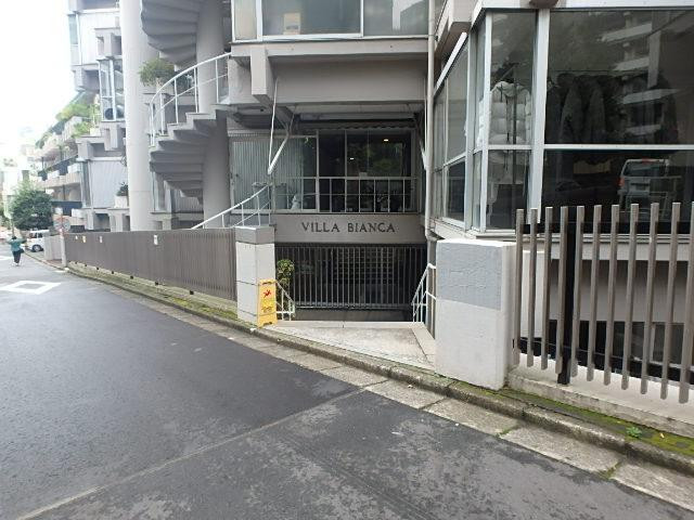 ＶＩＬＬＡ　ＢＩＡＮＣＡ／ビラ・ビアンカエントランス①