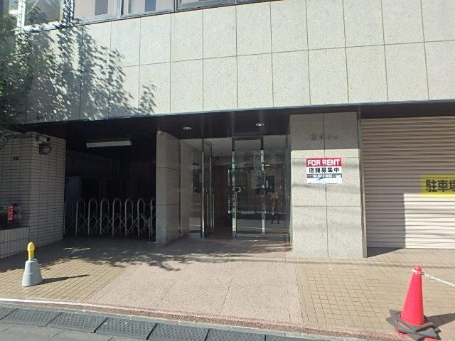 鷹羽ビルエントランス①