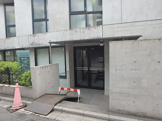 エントランス①