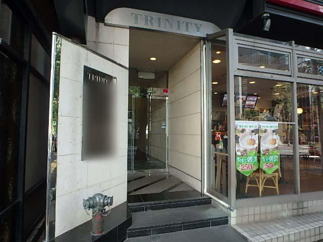 原宿トリニティビルエントランス①
