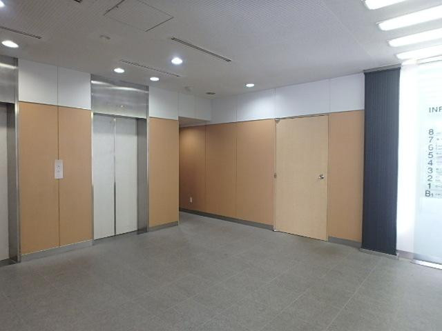 ジブラルタ生命原宿ビルホール①