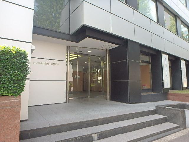 ジブラルタ生命原宿ビルエントランス①