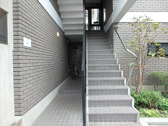 クインテット原宿エントランス②