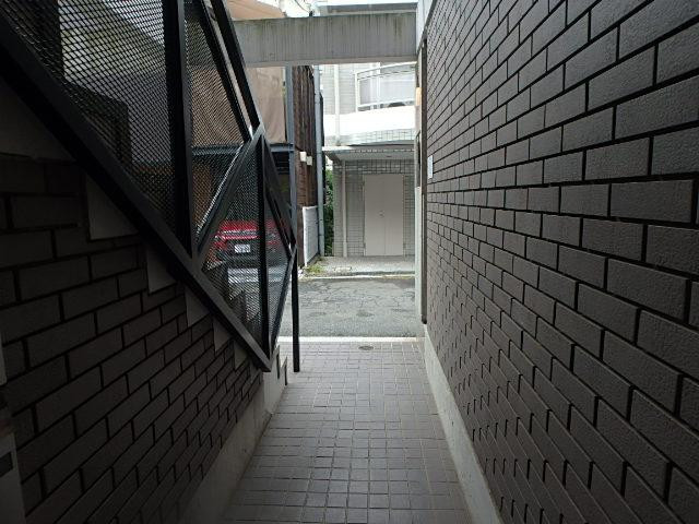 クインテット原宿エントランス③