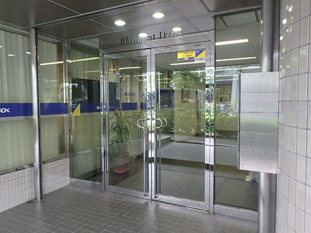 バティマン・イケダビルエントランス②