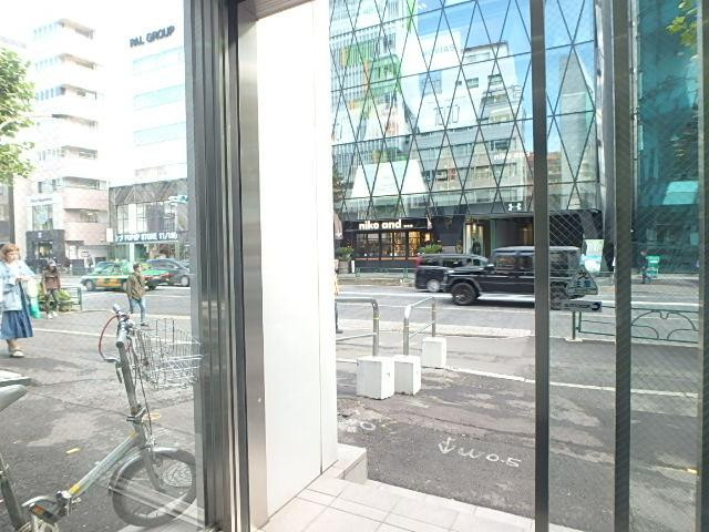 ホール②