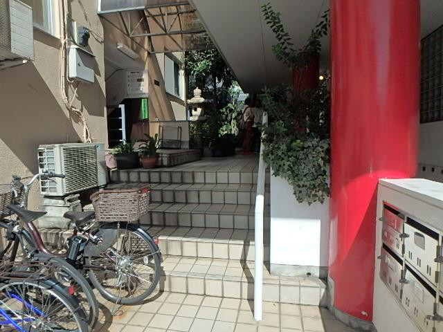 赤須ビルエントランス②