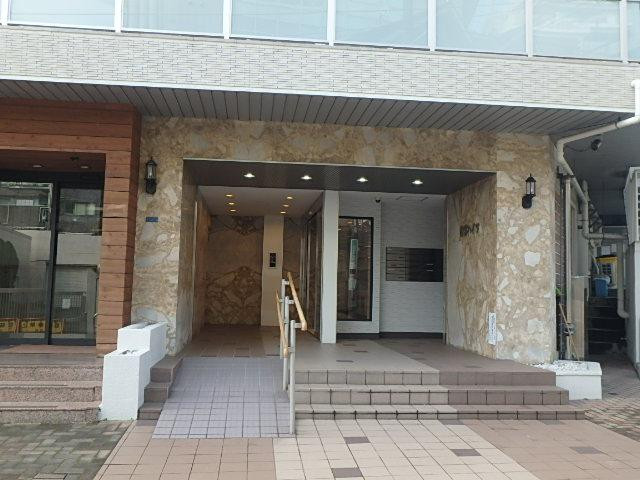 神宮ハイツエントランス①