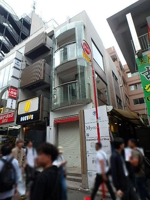ヒンメルブラウ原宿外観②