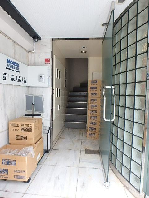 原宿ドレスビルエントランス③