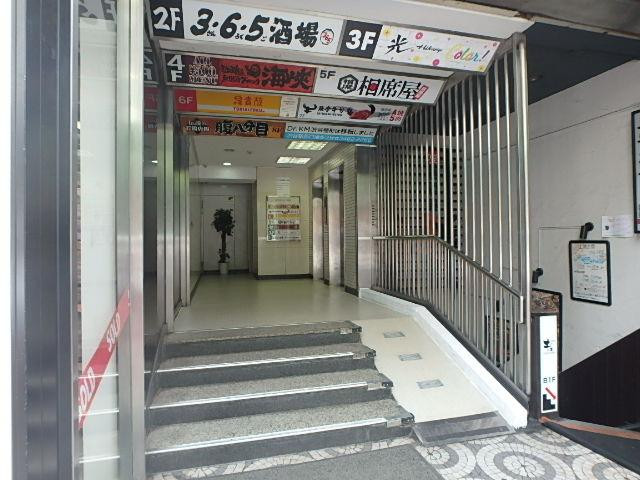 皆川ビルエントランス②