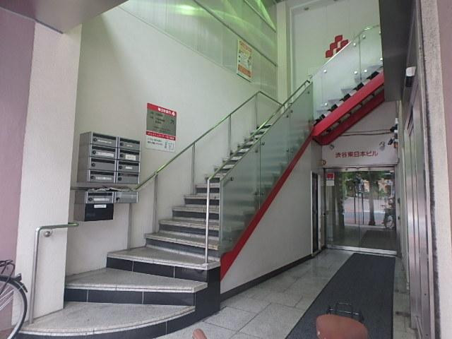 渋谷東栄ビルエントランス②