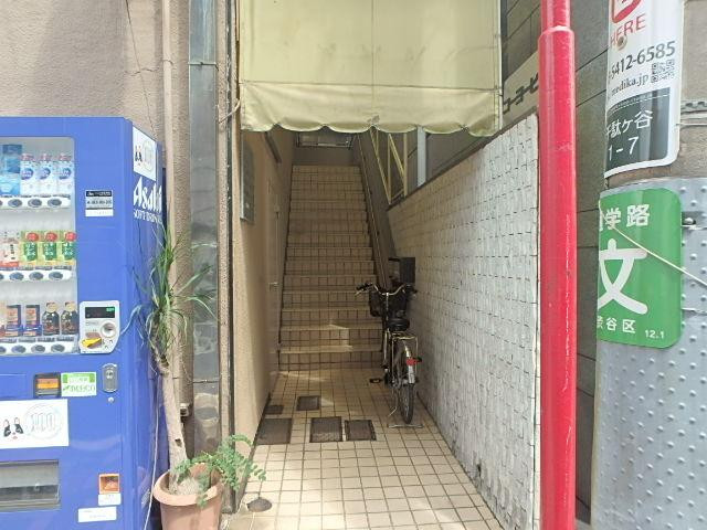 コーヨービルエントランス②