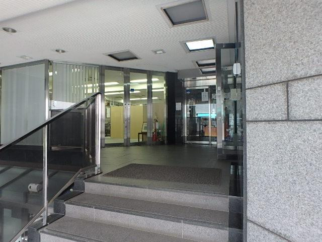 千駄ヶ谷尾澤ビルエントランス②