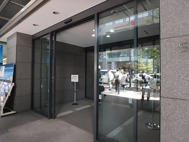 サウスゲート新宿ビルエントランス②