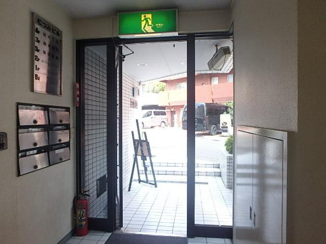 六美（ムツミ）ビルホール③