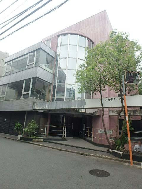 アカデミービル外観②