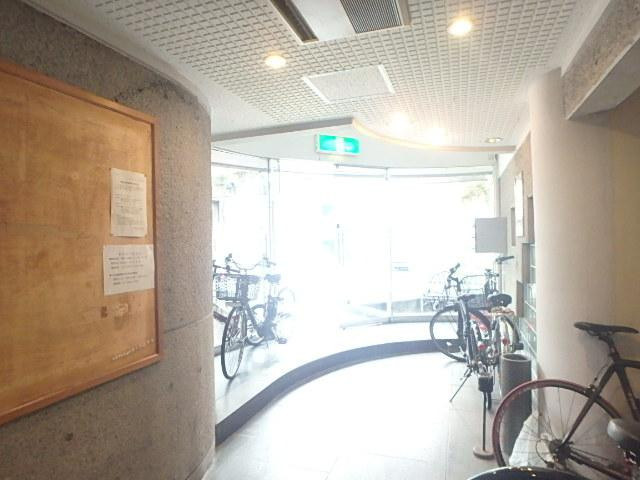 アカデミービルホール③