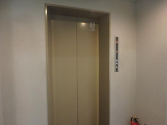 アカデミービルホール②