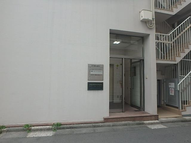 クロスサイドビルエントランス①