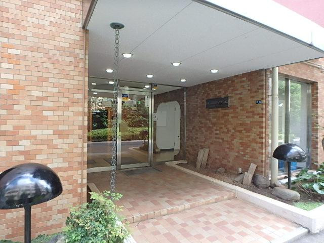 ウエストサイド新宿御苑エントランス②