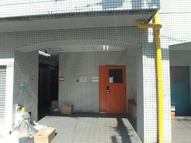 代々木小佐野ビルエントランス①