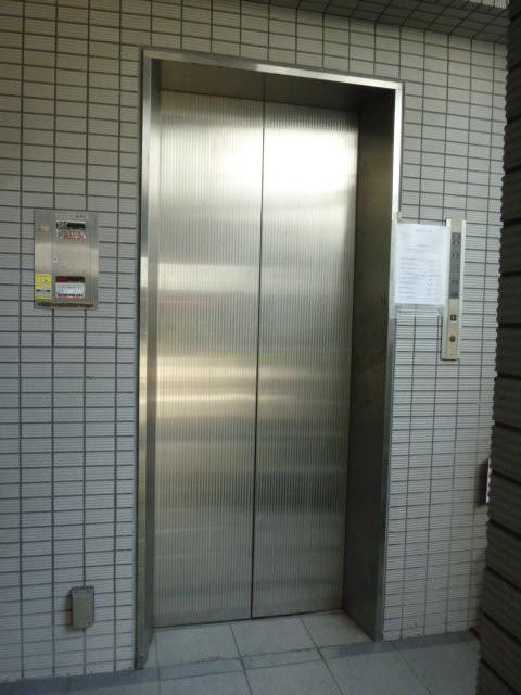 雅ビルエントランス②