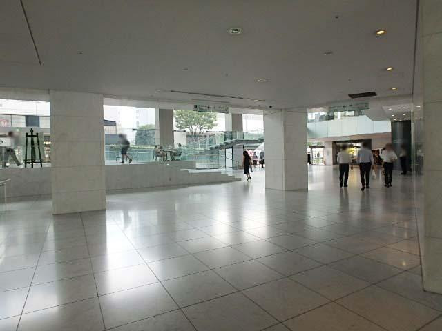 小田急サザンタワーホール②