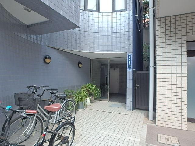 エントランス①