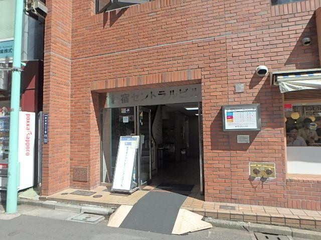 新宿セントラルビルエントランス①